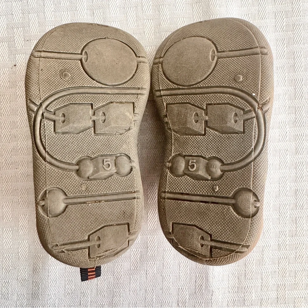 Toddler Water Sandals Black‎ Orange Closed Toe Size 5